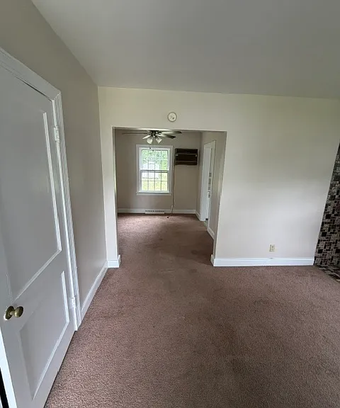 5010 Vayo Ave — Photo 3