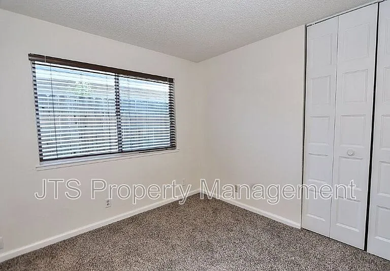 6830 Mellodora Dr — Photo 32