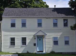14 Fruit Pl, Amesbury, MA 01913