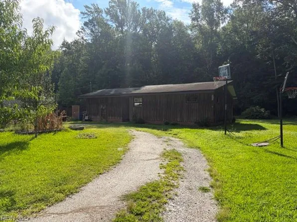 3609 Parr Ln, Chesapeake, VA 23323