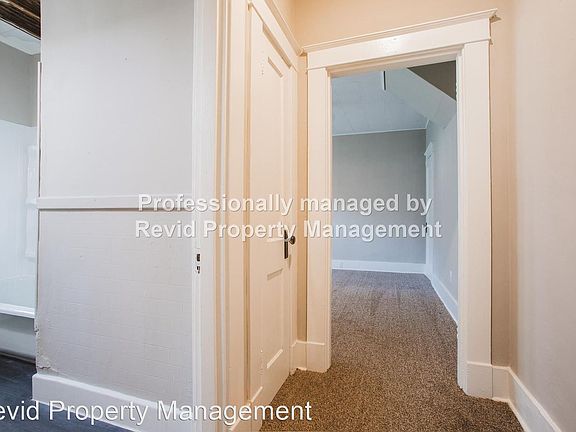 3rd image of 3542 Bowen Ave
