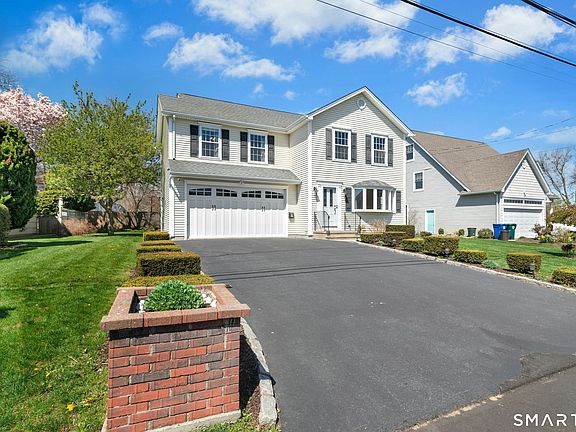 4th image of 235 Laurel Street