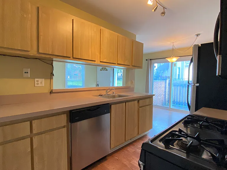 23525 Stonehenge Blvd — Photo 8