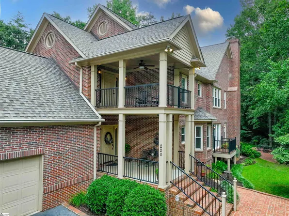 220 Baucom Park Dr, Greer, SC 29650