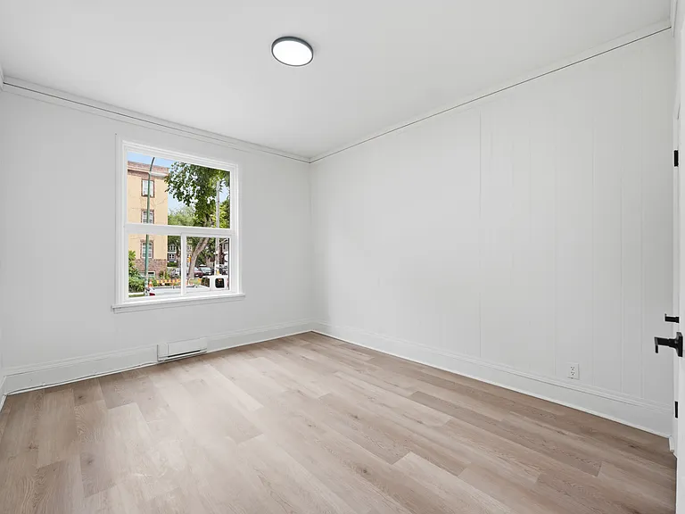 144 Arlington St — Photo 16