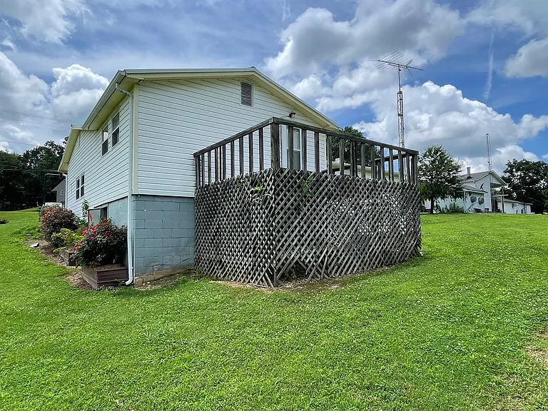 472595 Highway 100 — Photo 4