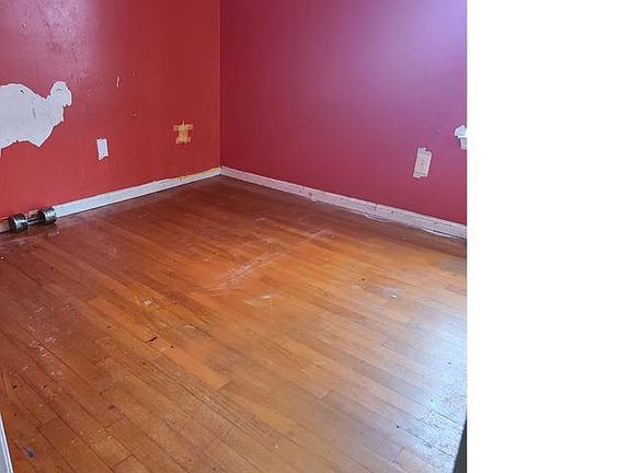 5th image of 822 S 18th St Floor 2