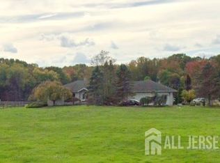 433 Schoolhouse Rd, Monroe Township, NJ 08831