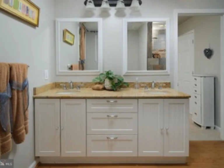 391 Windermere Dr — Photo 21