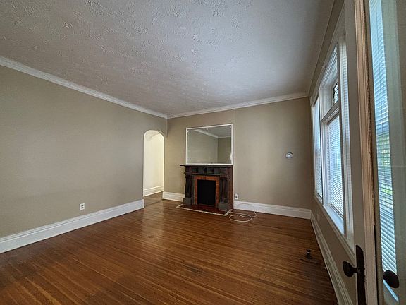 2nd image of 14 Rowley St APT C
