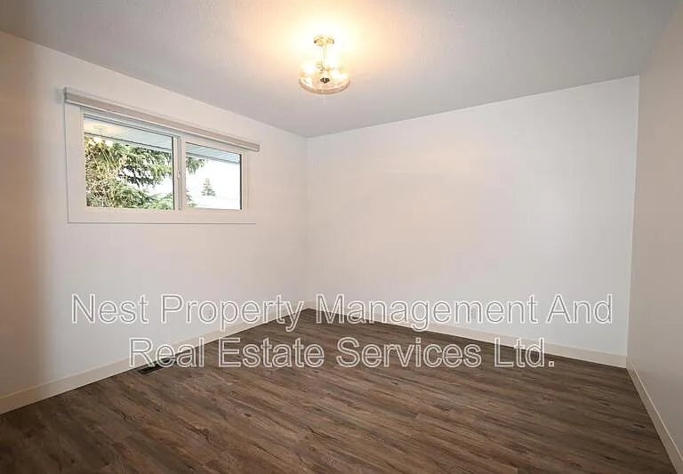 G86 Strathcona Ave #1900 — Photo 9
