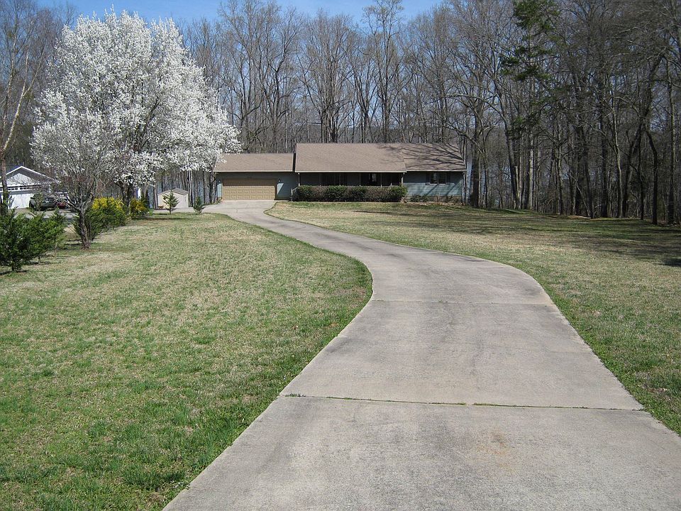 415 Lakefront Road