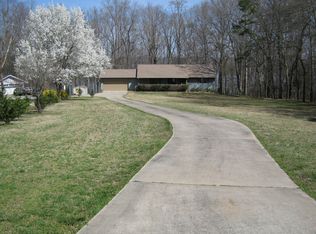 415 Lakefront Rd, Townville, SC 29689