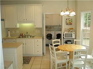 EIK Kitchen/Laundry Room/mud room