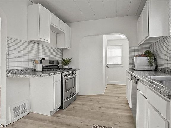 2nd image of 2226 26th St SW
