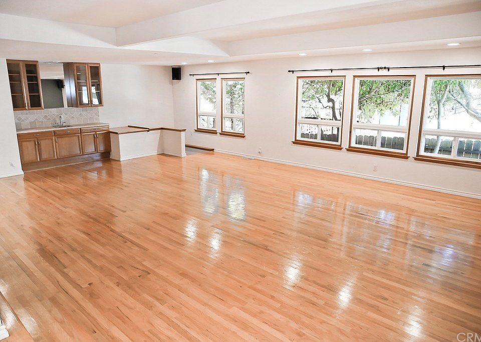 1st image of 5480 Oakhurst Dr