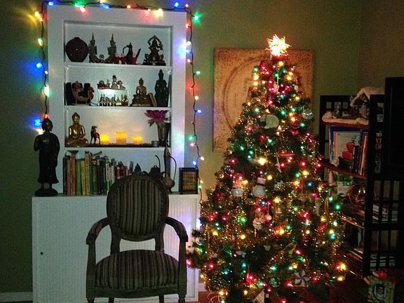 Built in book shelves.