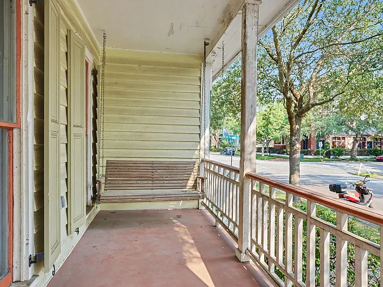 121 W Duffy St — Photo 5