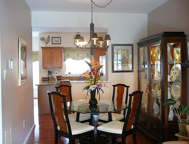 2nd image of 2817 Queensland Dr