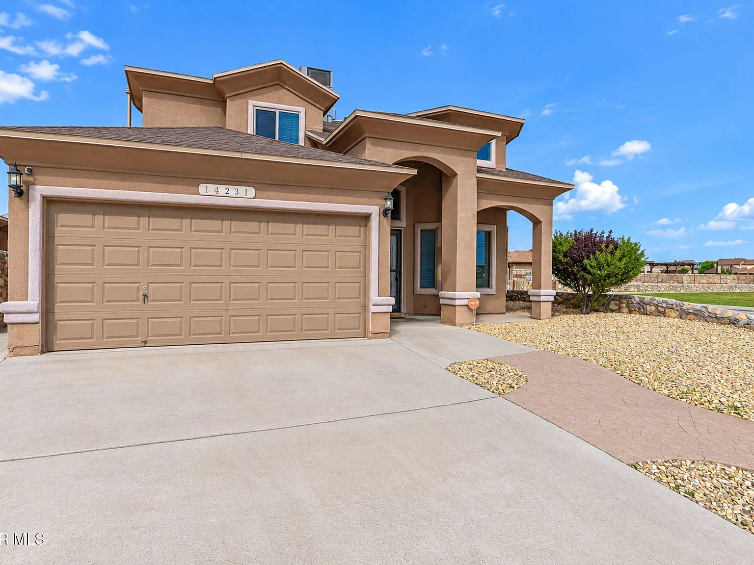 3 bed, 2.5 bath, 1748 sqft, $1,850 — Photo 2