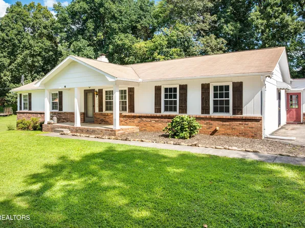 2140 Mark Ln, Maryville, TN 37803