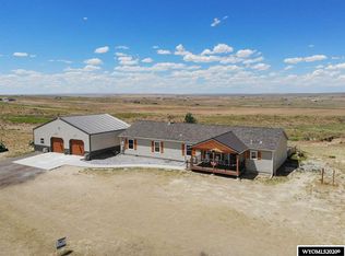 12100 Ridgeview Rd, Evansville, WY 82636