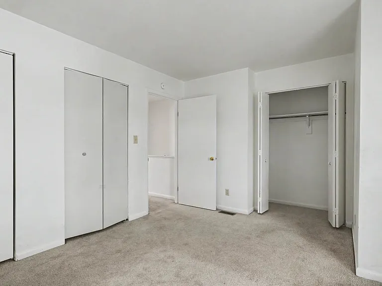 3890 Staffordshire Ln — Photo 11