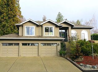 1020 NW Regent Dr, Grants Pass, OR