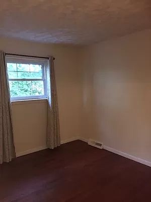 3rd image of 155-44 Linden Blvd
