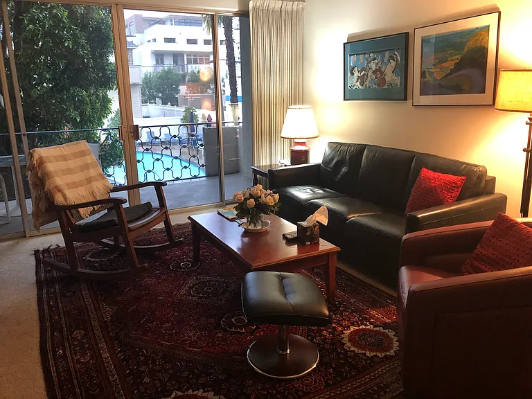 985 E California Blvd — Photo 2