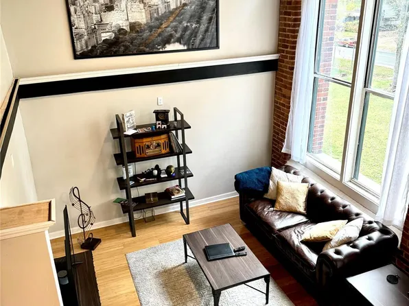 201 S Hoskins Rd APT 210, Charlotte, NC 28208