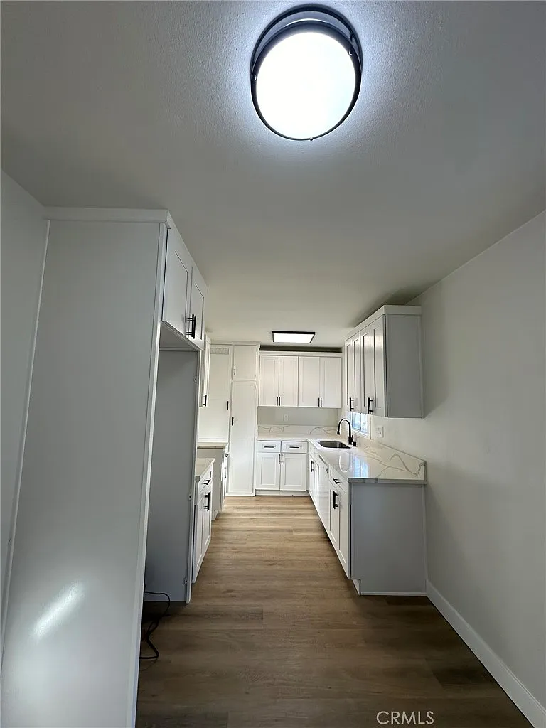 1 bed, 800 sqft, $1,800 — Photo 3