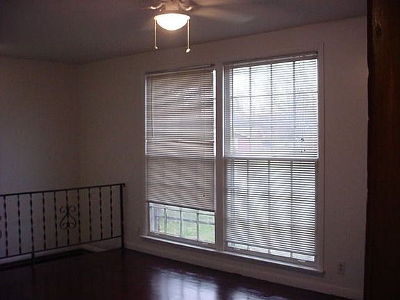 LIVING ROOM W/HARDWOODS