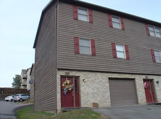 221 Stonegate Cir, Morgantown, WV 26505