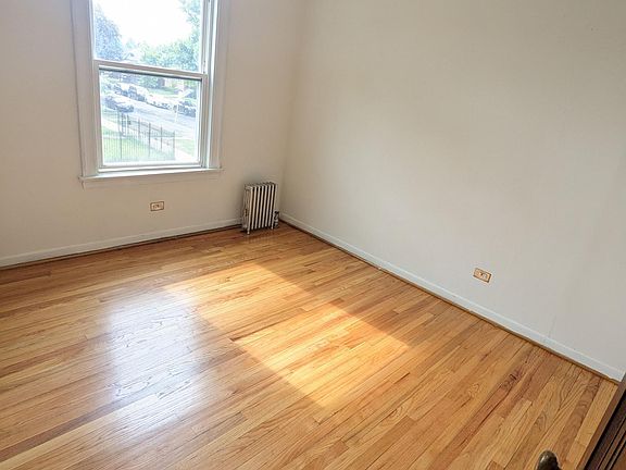 3rd image of 3221 N Lockwood Ave Unit 2