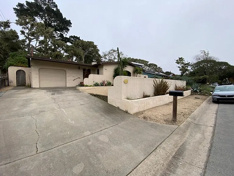 835 Seventeen Mile Dr — Photo 3