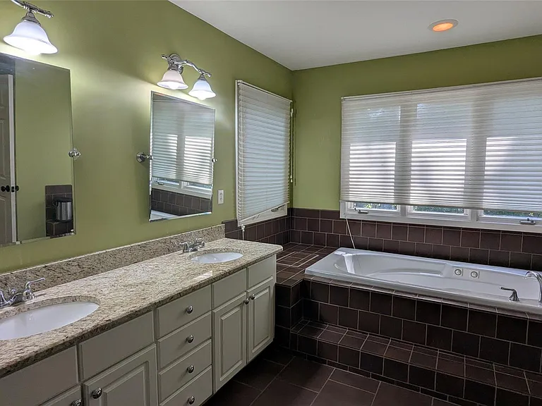 19691 Windridge Dr — Photo 54