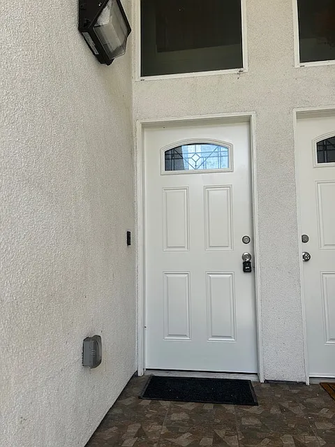 4 bed, 3.5 bath, $3,700 — Photo 3