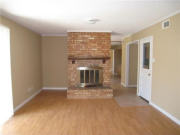 5th image of 5639 North St