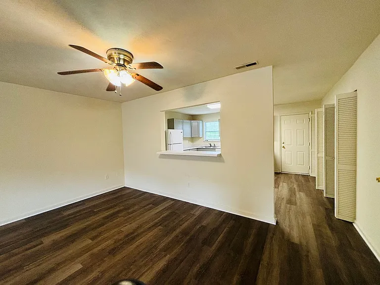 1417 Jennifer Dr — Photo 7