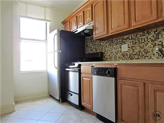 Rented by DSA Realty | media 42