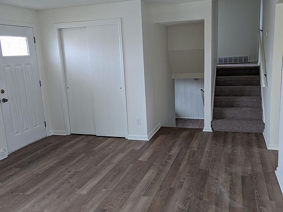 Living room, tri-level.