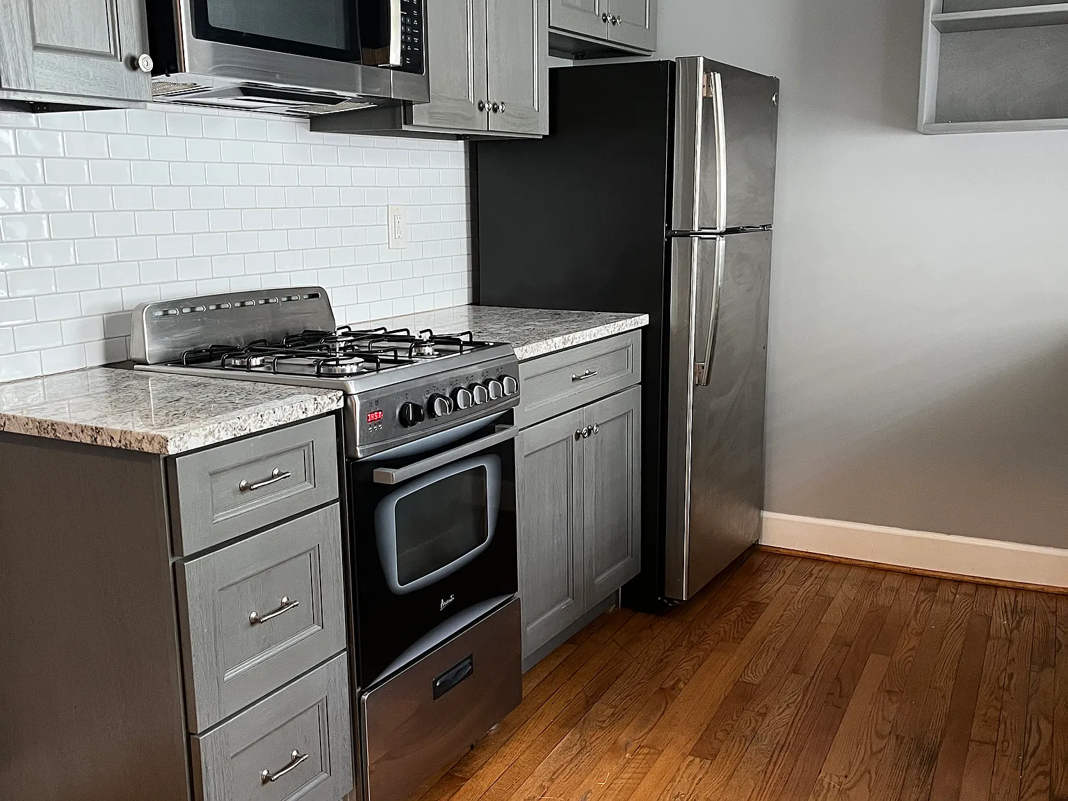 2 bed, 1.5 bath, 1250 sqft, $1,850 — Photo 3