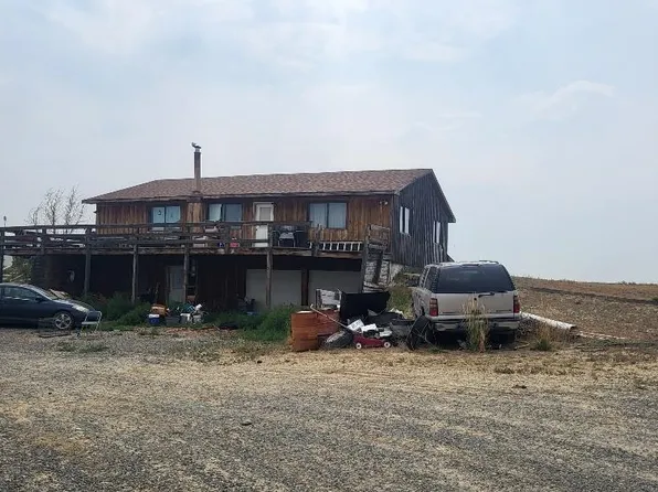 654 Road 6, Cowley, WY 82420