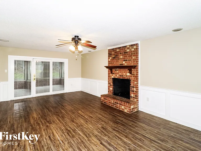 8117 S Regis Pl — Photo 3