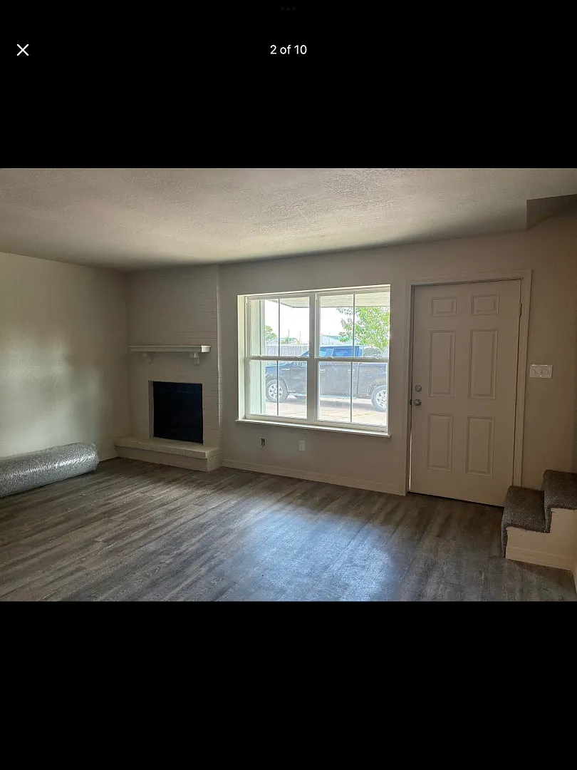 2305 Augusta Ave — Photo 3