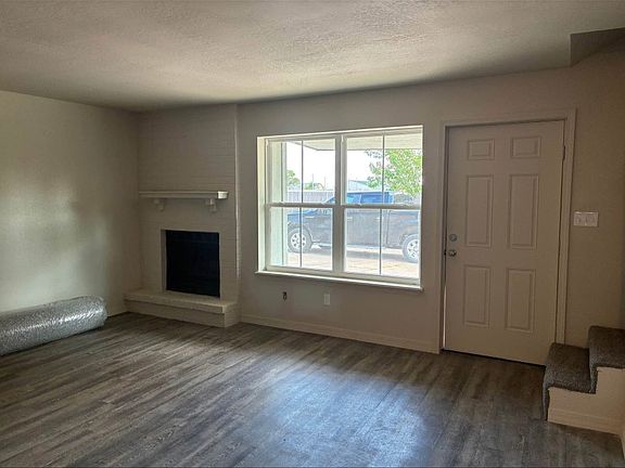3rd image of 2305 Augusta Ave
