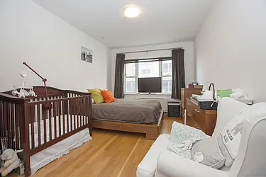 Rented by Space Marketing Shop