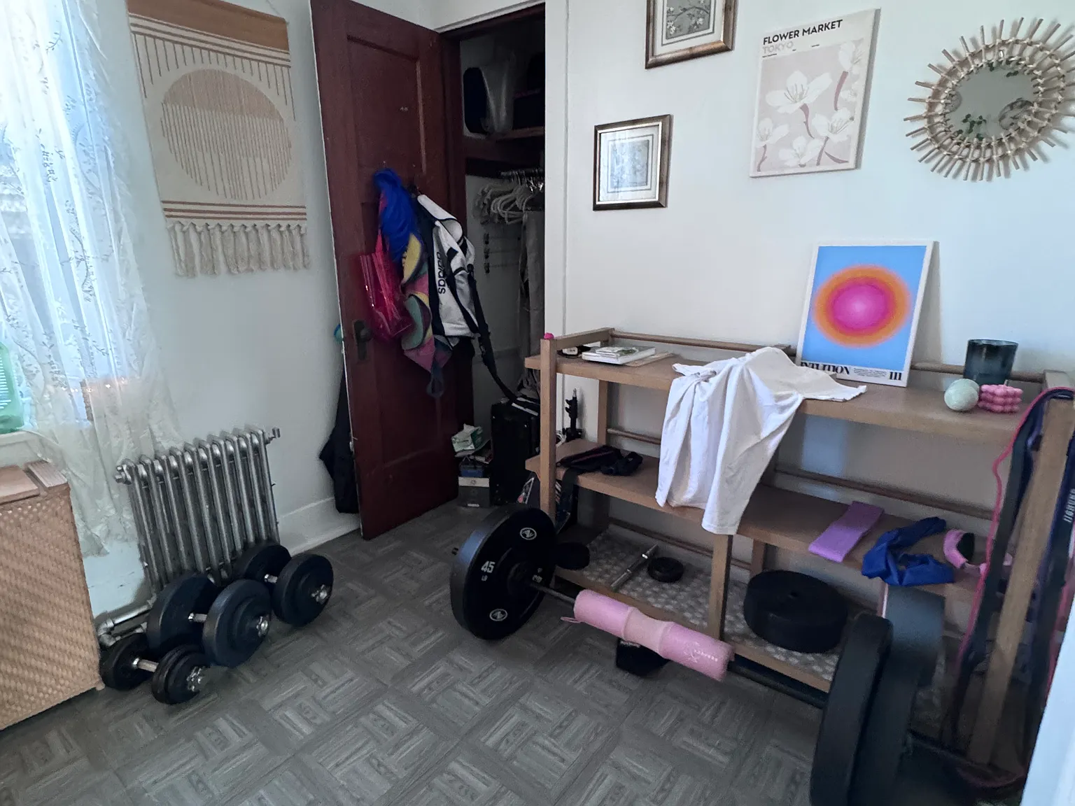 3 bed, 1000 sqft, $1,949 — Photo 2