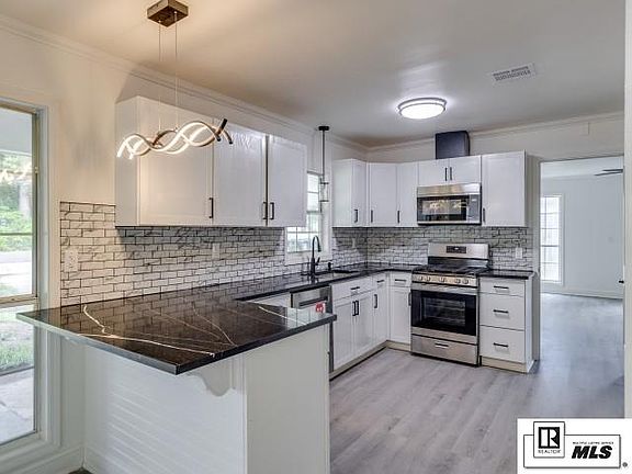 5th image of 120 Crescent Dr